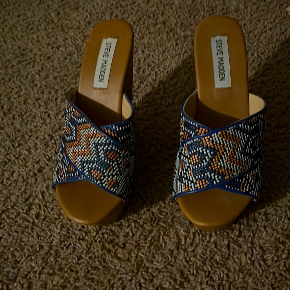 Cute wedges new with no tags